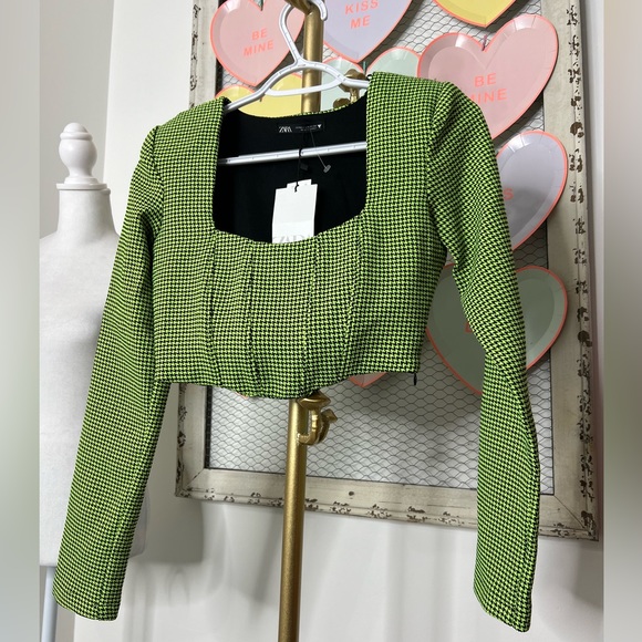 Zara Tops - •nwt Zara houndstooth long sleeve crop top women XS green black